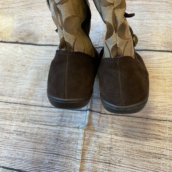 Coach Brown suede & see pattern flat calf boots has a buckle on the sides SZ 6 - Picture 3 of 6